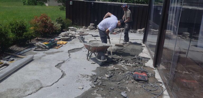 Pose de pierre de décoration sur un dallage terrasse extérieur - photo 1 - Joubert Pinet