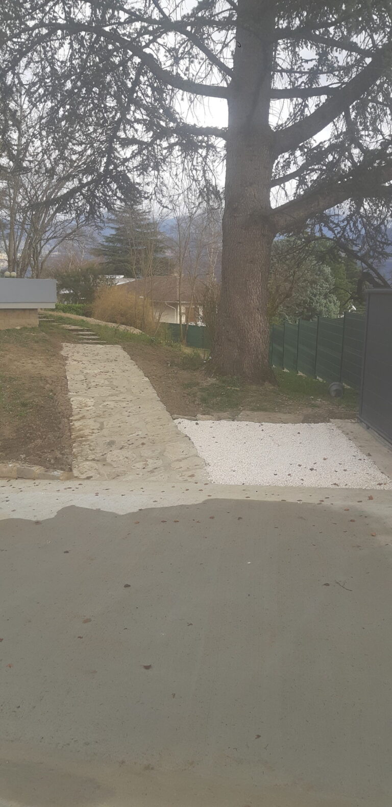 Travaux de dallages extérieurs et de modification d'un mur en pierres - photo 6 - Joubert Pinet