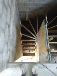 Le coffrage d'un escalier balancé - photo 2