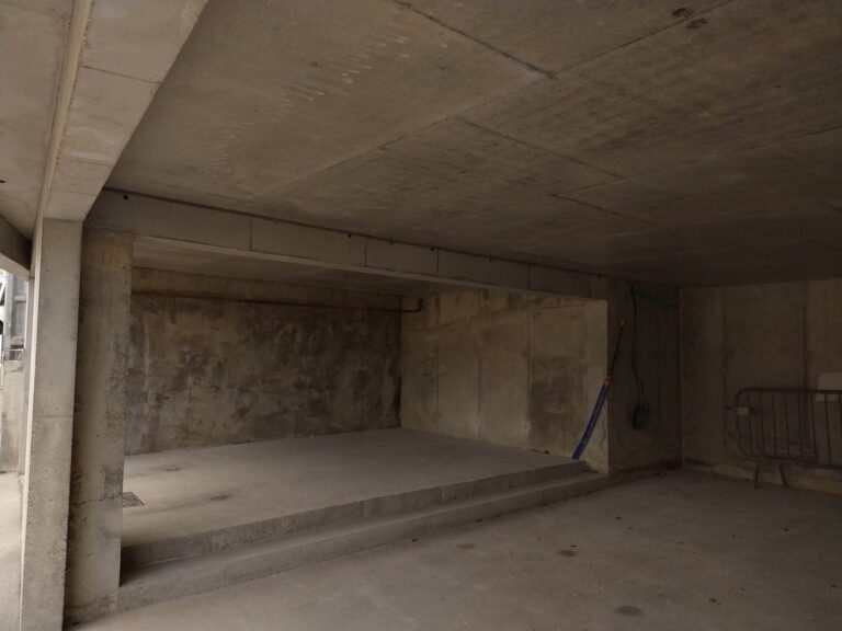 Réfection d'un garage double en bordure de route - photo 2 - Joubert Pinet
