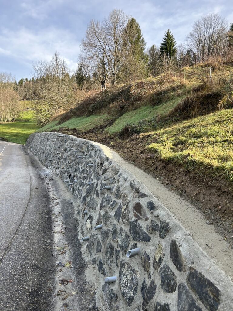 Réfection d'un mur en pierres - photo 2 - Joubert Pinet