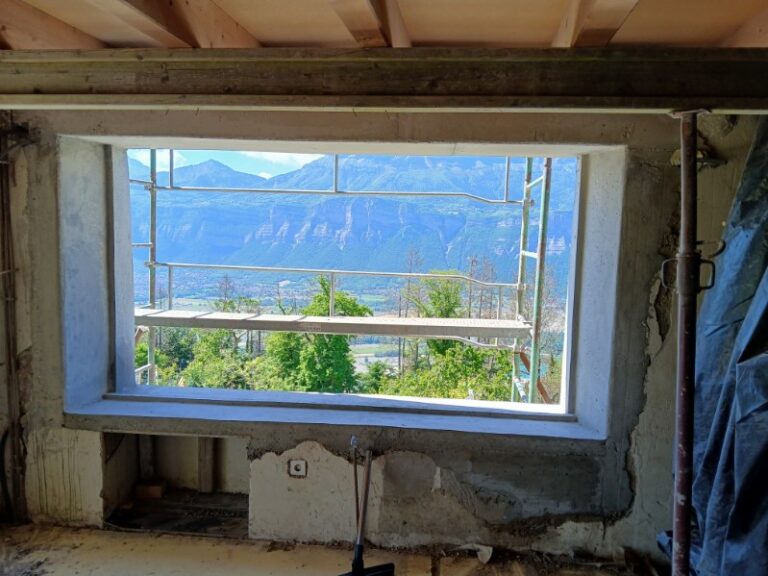 Création et modification d'ouvertures dans une ancienne maison - photo 2 - Joubert Pinet
